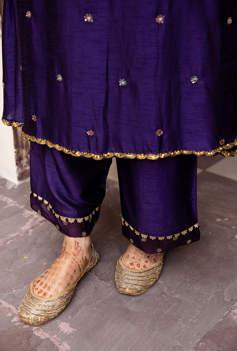 Mehal Kejriwal In Purple Mughal Jaal Heavy Sleeve Ulfat Kurta Set