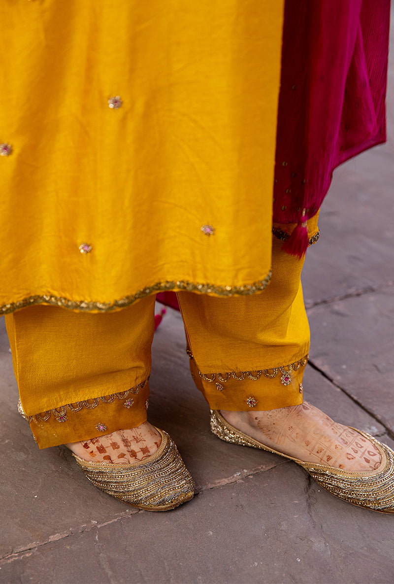 Mustard Mughal Jaal Heavy Sleeve Ulfat Kurta Set