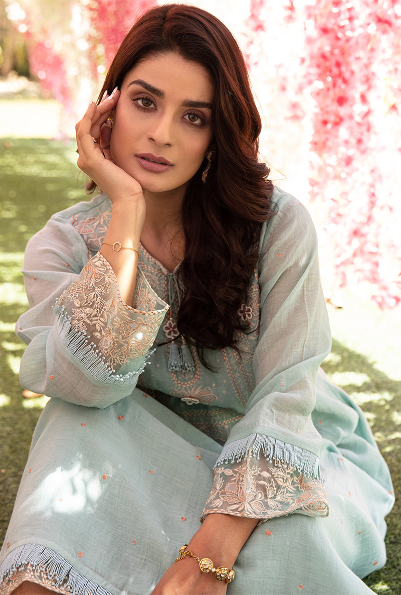 Blue Thread Jaal Square Neck Aafreen Kurta Set