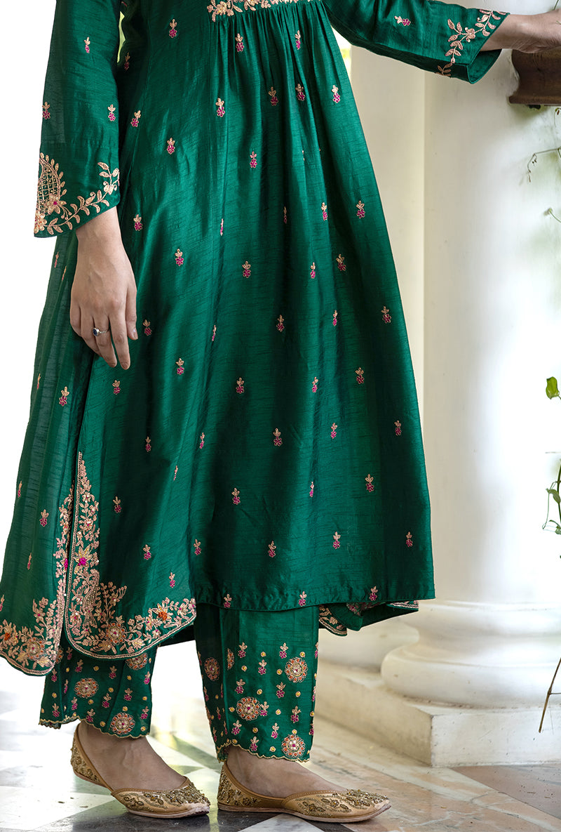 Green Kairi Buta Front Pleat Zeenat Kurta Set