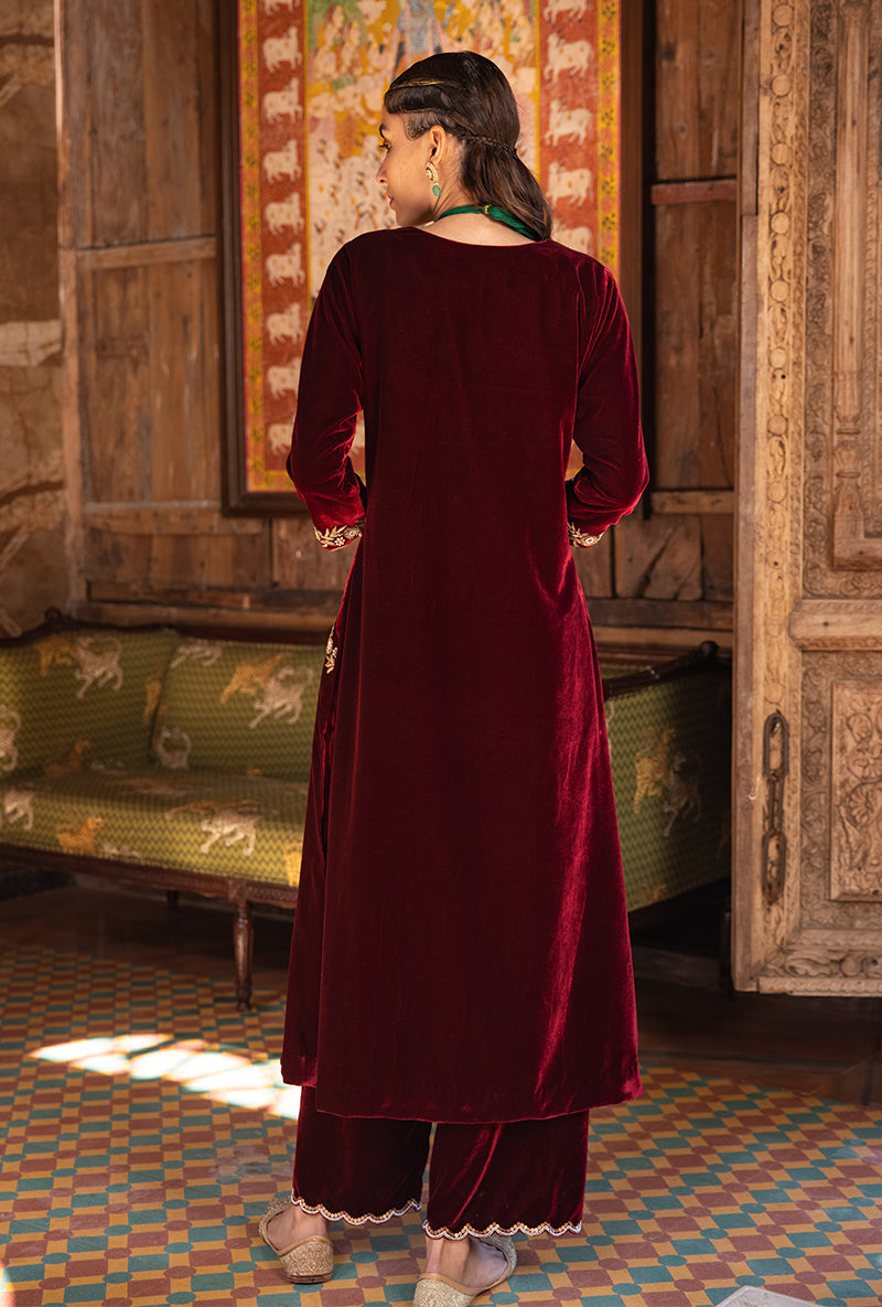 Maroon V Neck And Pocket Velvet Aarzoo Kurta Set