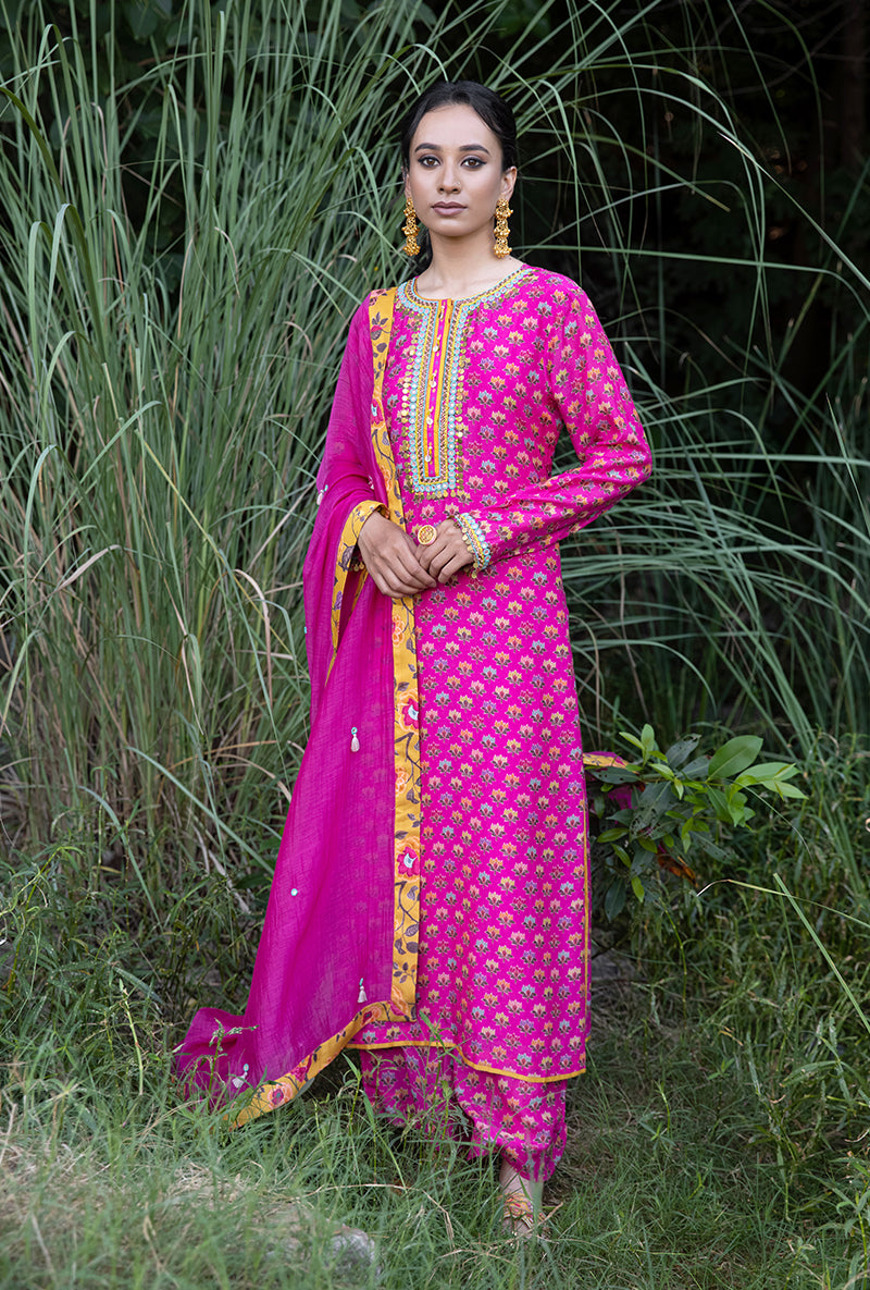 Pink Classic Neckline Amaaya Kurta Set