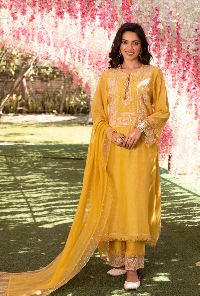 Yellow Thread Jaal Square Neck Aafreen Kurta Set