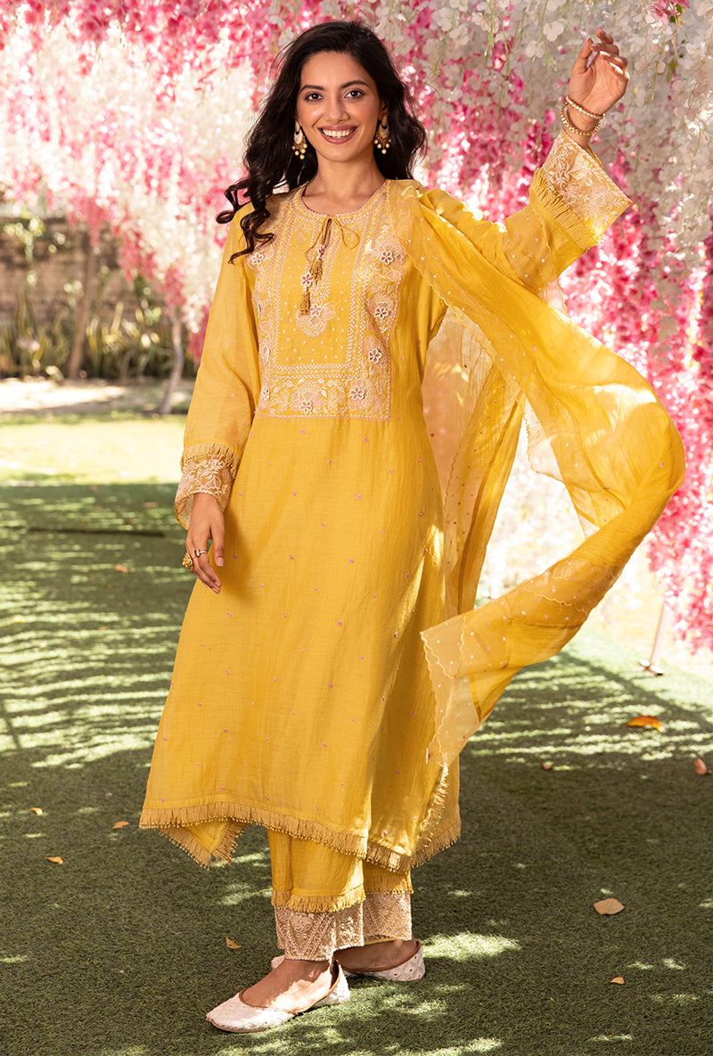 Yellow Thread Jaal Square Neck Aafreen Kurta Set