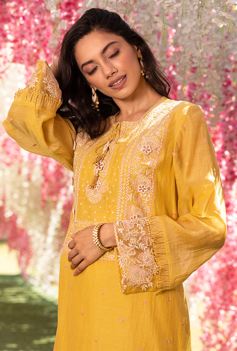 Yellow Thread Jaal Square Neck Aafreen Kurta Set