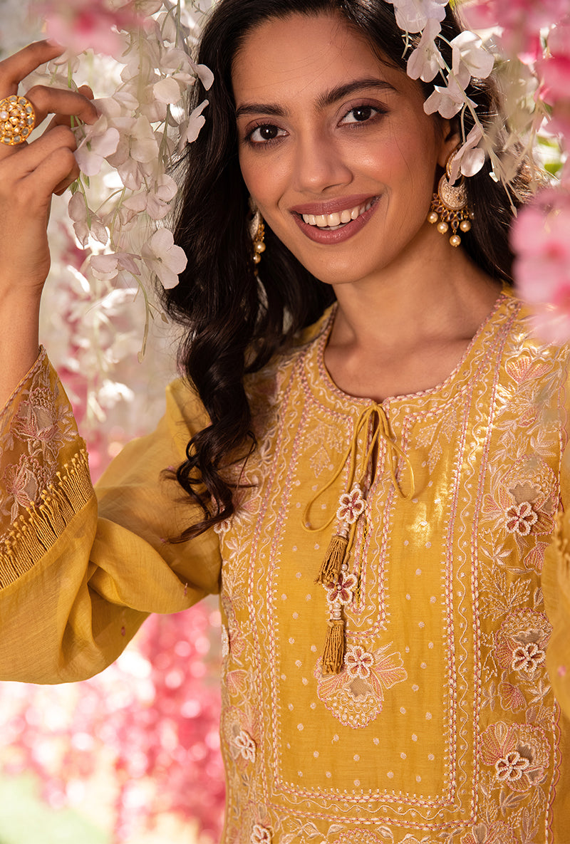 Yellow Thread Jaal Square Neck Aafreen Kurta Set