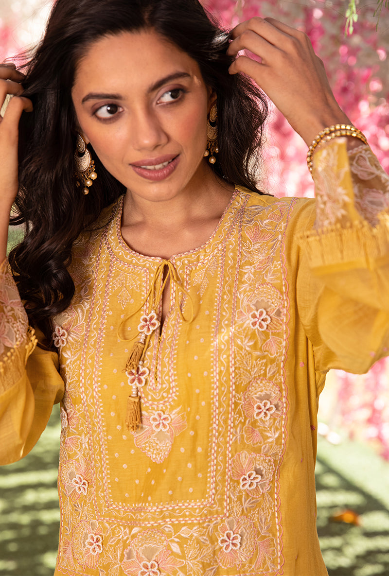 Yellow Thread Jaal Square Neck Aafreen Kurta Set