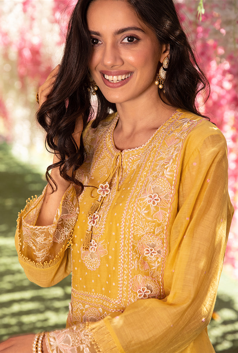 Yellow Thread Jaal Square Neck Aafreen Kurta Set