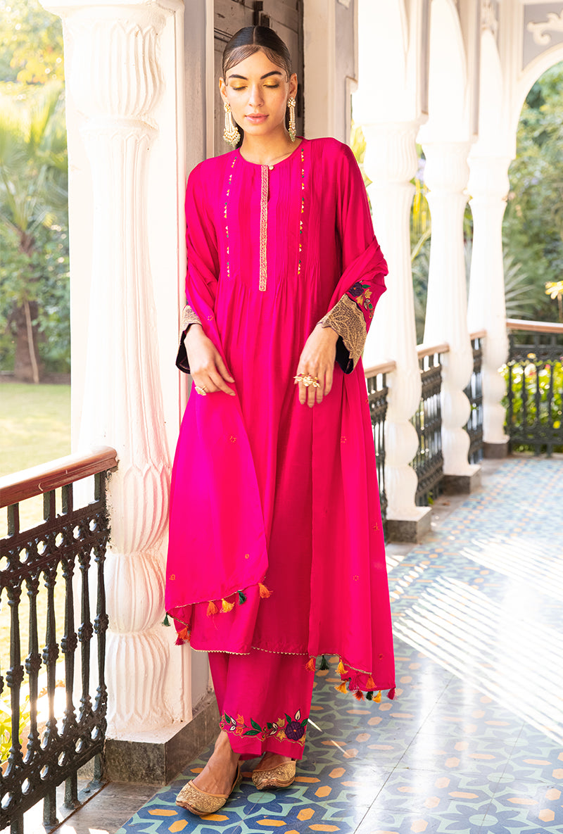 Pink Applique Lotus Sleeves Sunehri Kurta Set