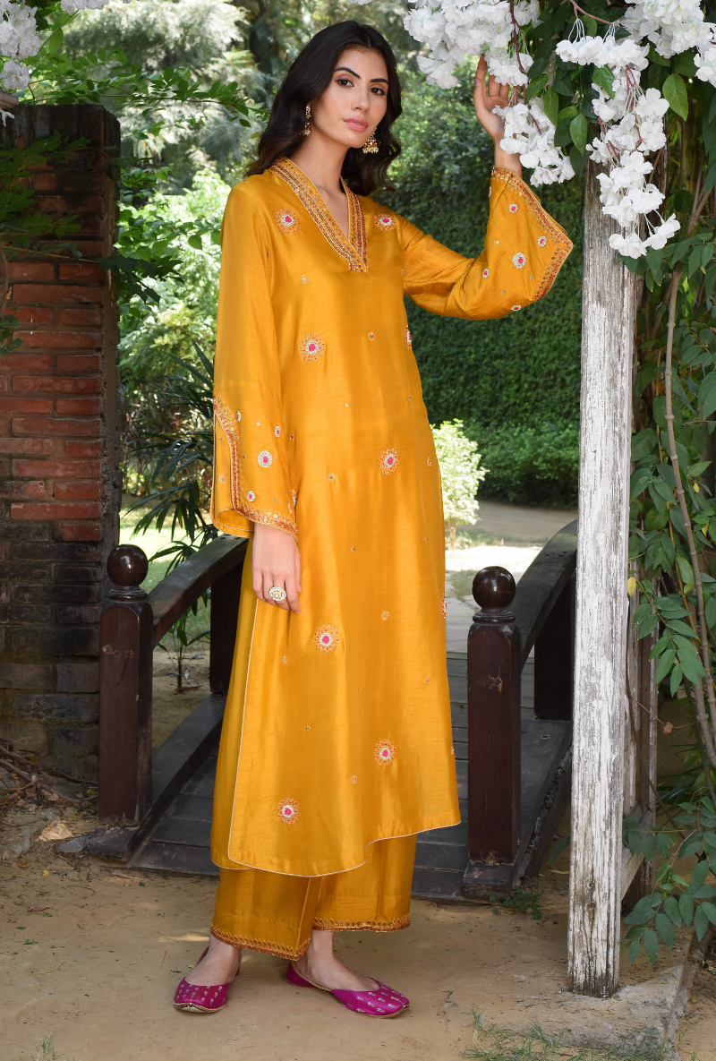 Yellow Single Mandala Butti Set