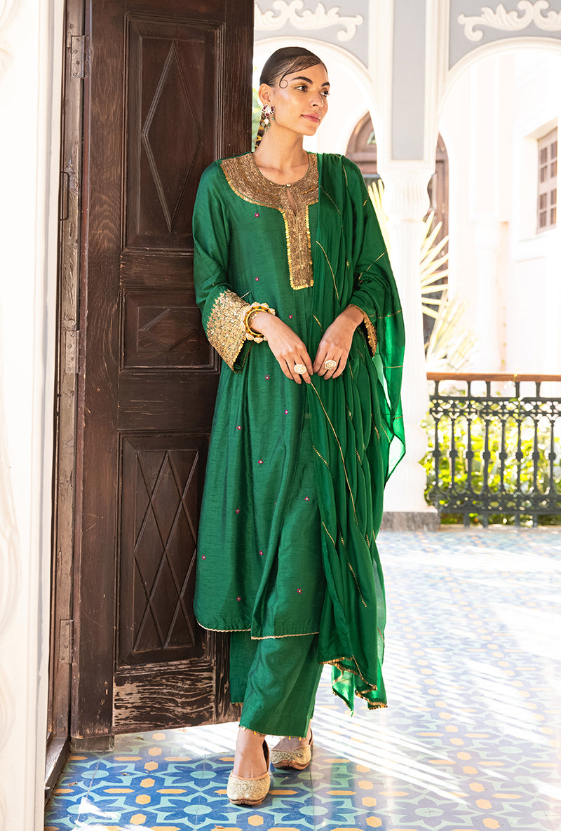 Green Heavy Pitta Neck & Marodi Sleeves Sunehri Kurta Set