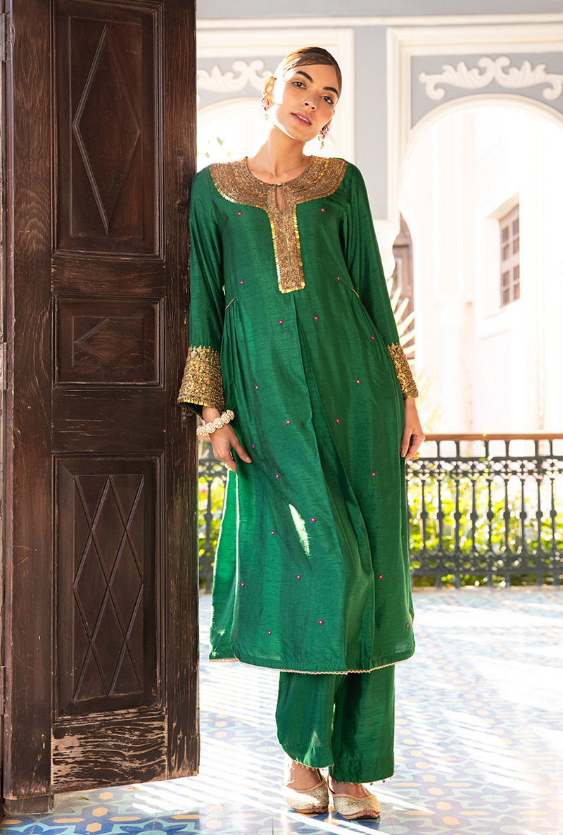 Green Heavy Pitta Neck & Marodi Sleeves Sunehri Kurta Set