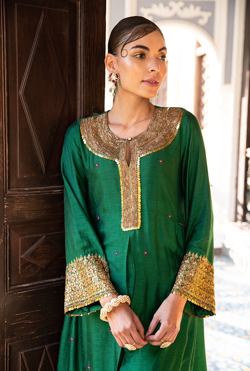 Green Heavy Pitta Neck & Marodi Sleeves Sunehri Kurta Set