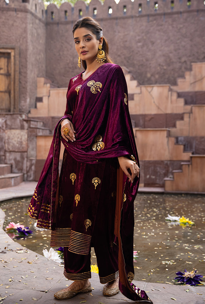 Wine Gota Ruhaani Kurta Set