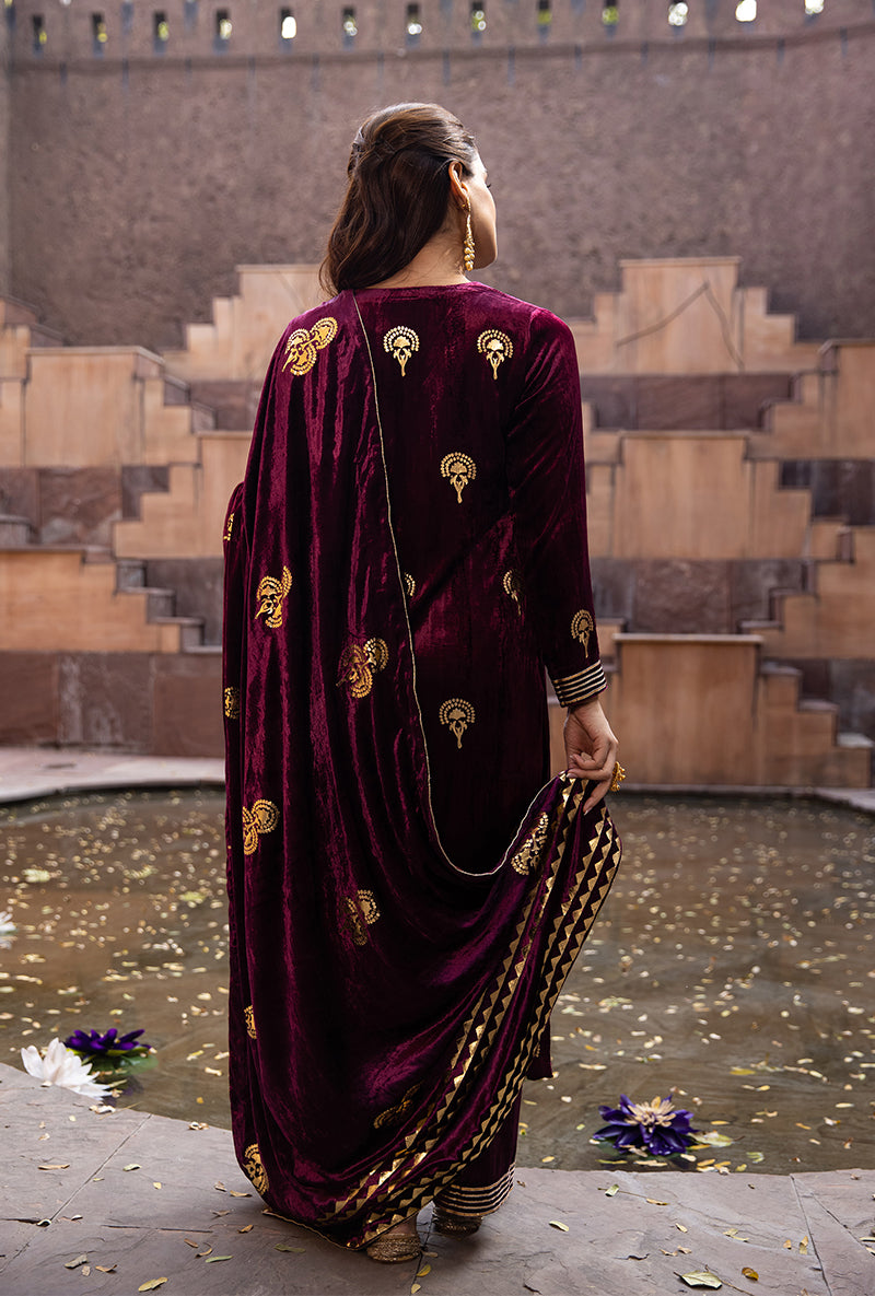 Wine Gota Ruhaani Kurta Set