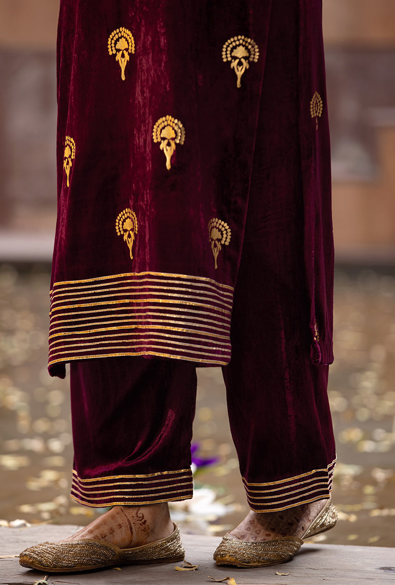 Wine Gota Ruhaani Kurta Set