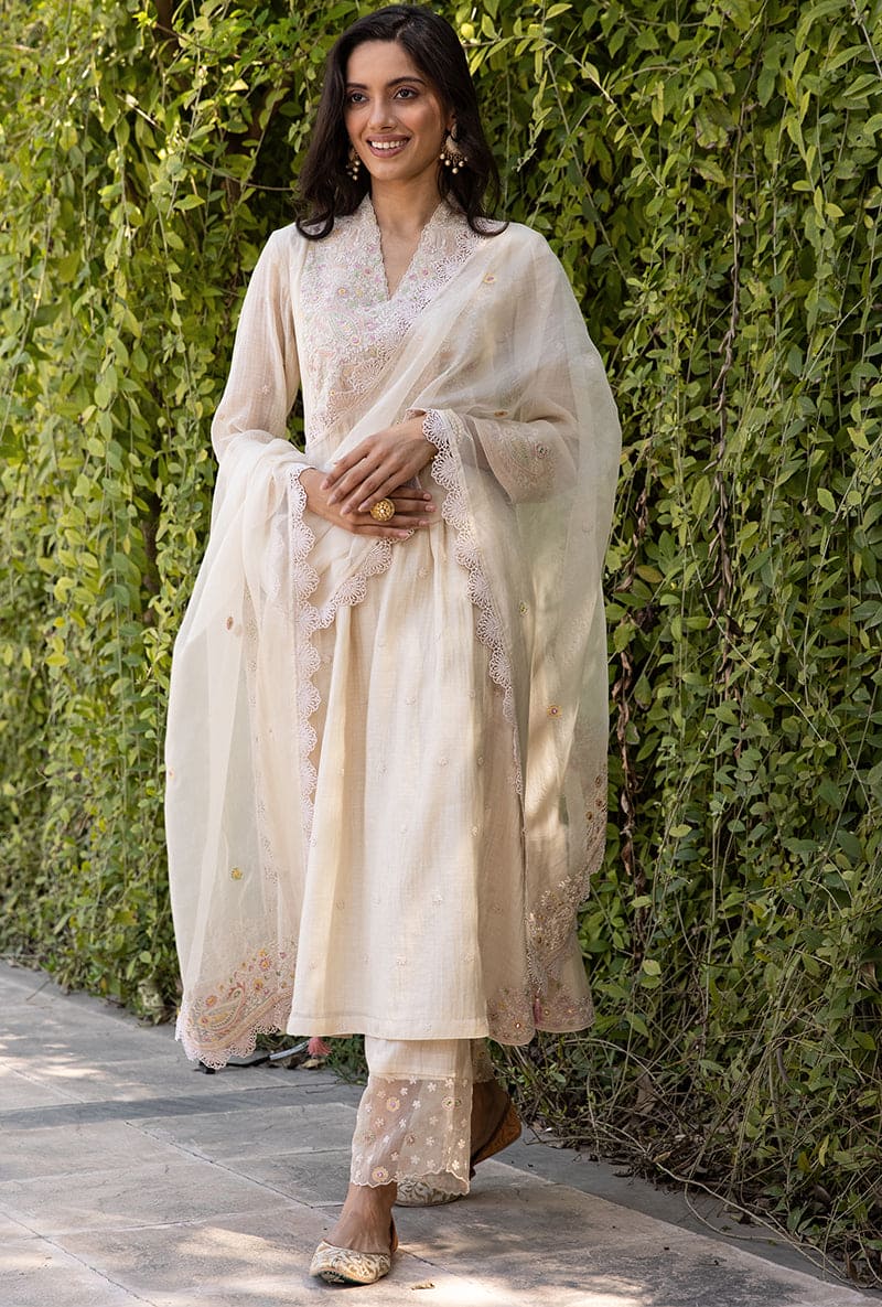 Dia Mirza In Ivory Dori Paisley Aafreen Kurta Set