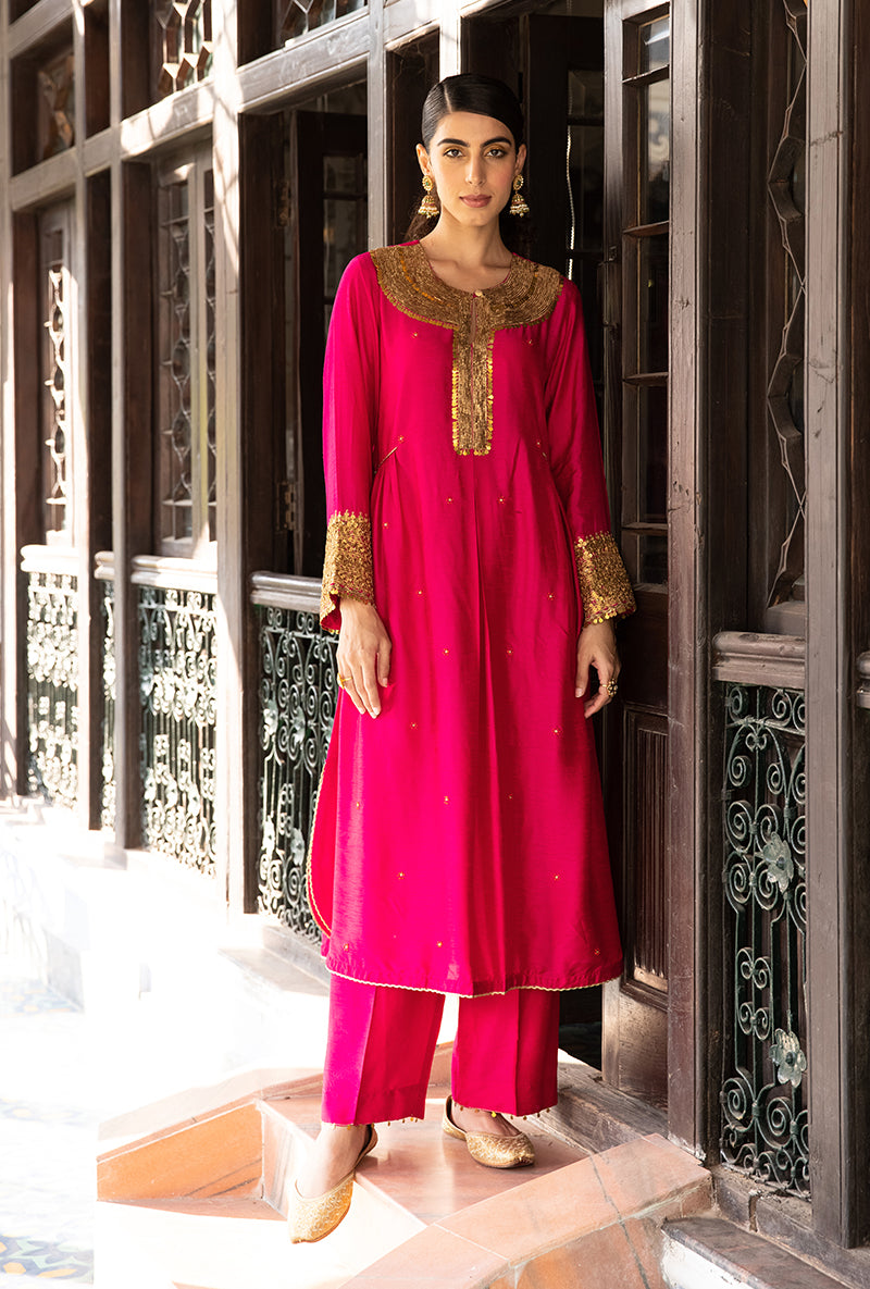 Pink Heavy Pitta Neck & Marodi Sleeves Sunehri Kurta Set