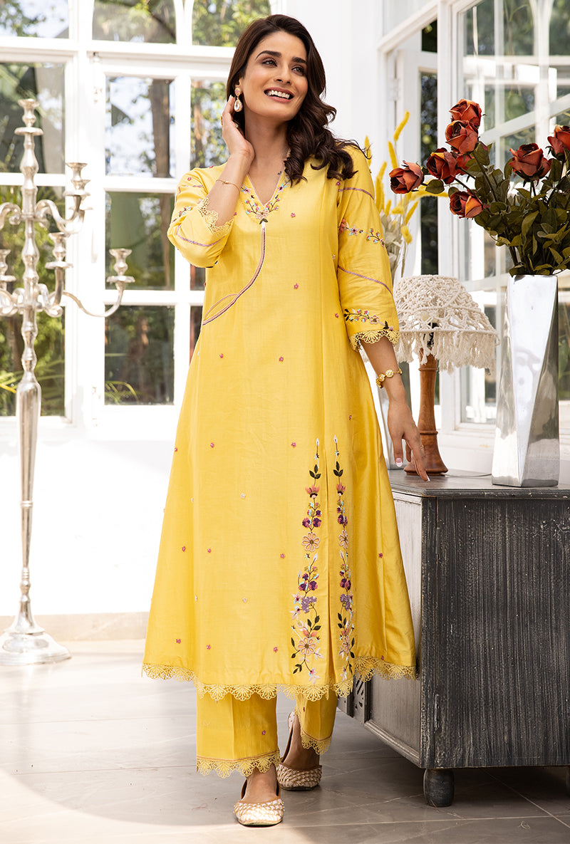 Yellow French Knot Pocket Style Suhaani Kurta Set
