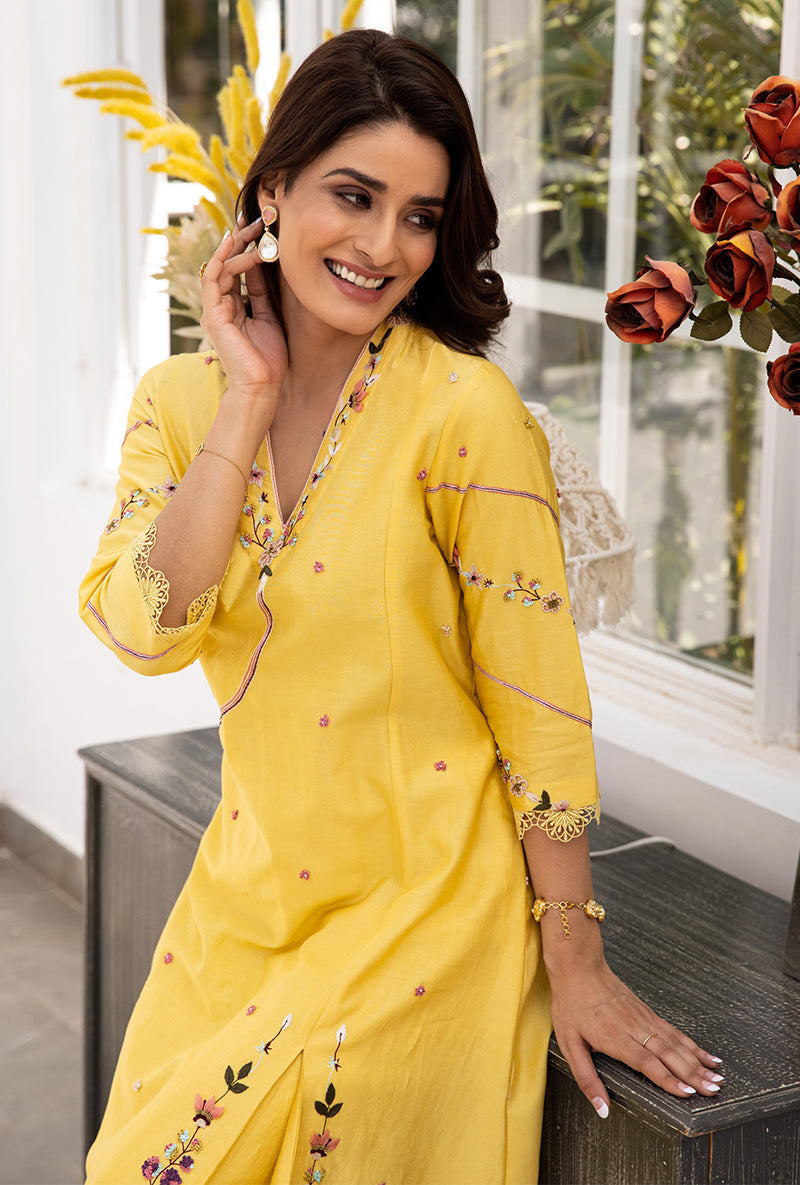 Yellow French Knot Pocket Style Suhaani Kurta Set