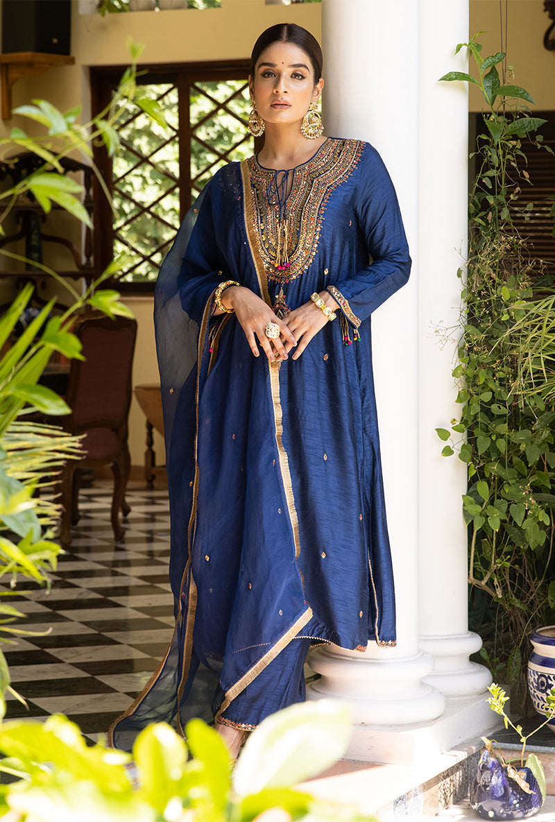 Blue Resham And Zardozi Heavy-Neck Aayat Kurta Set