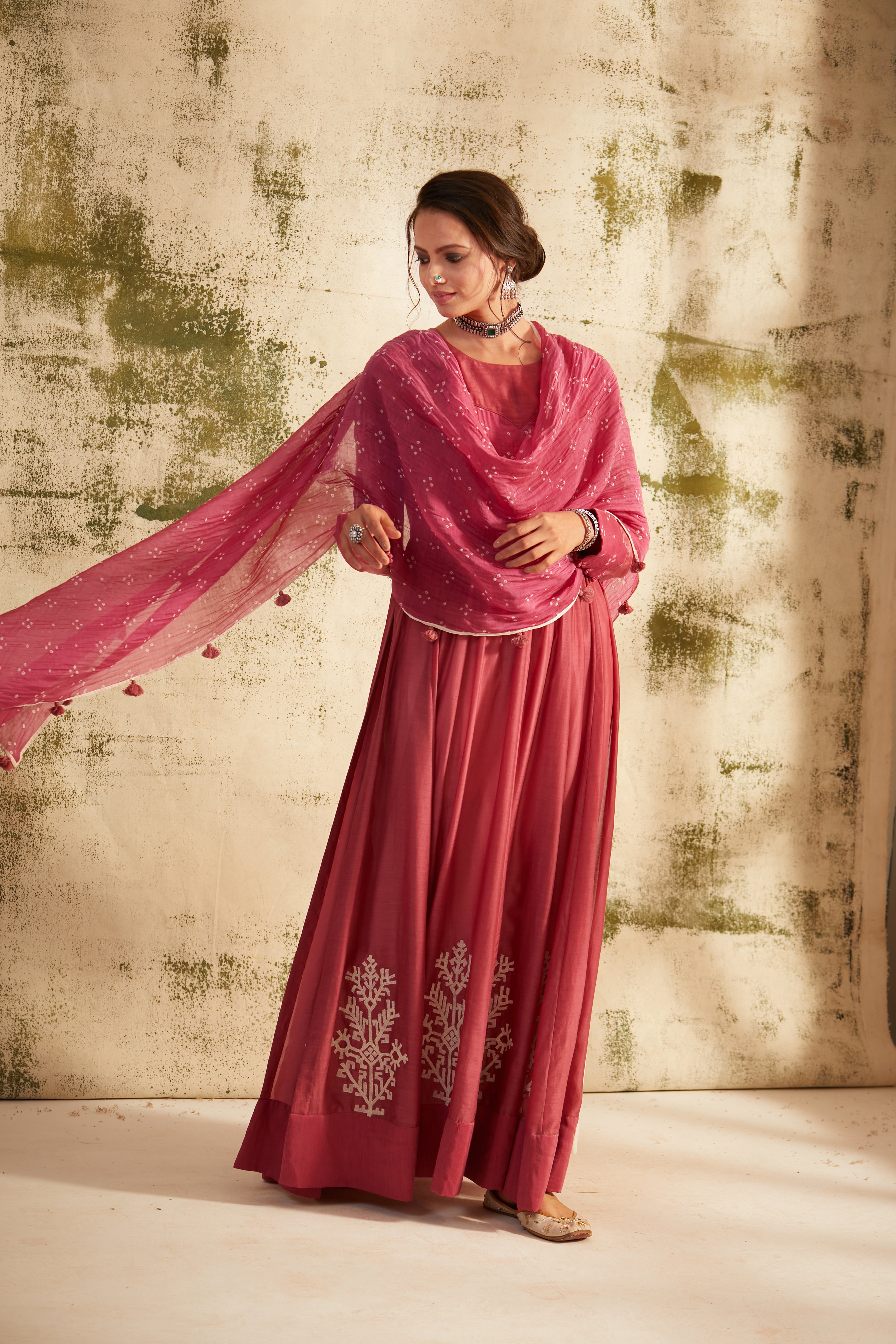 Onion Pink Side Slit Kali Inaya Kurta Set