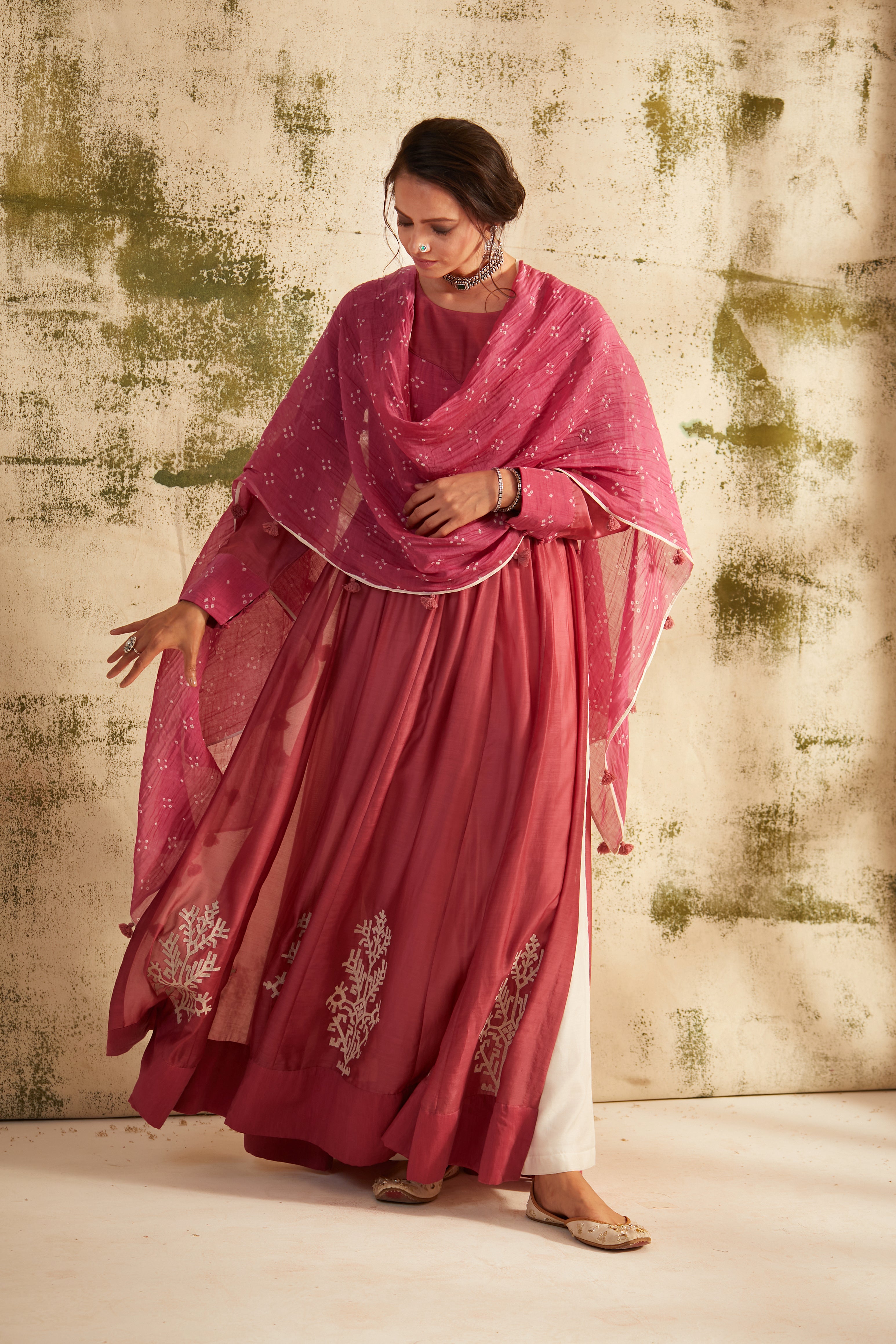 Onion Pink Side Slit Kali Inaya Kurta Set