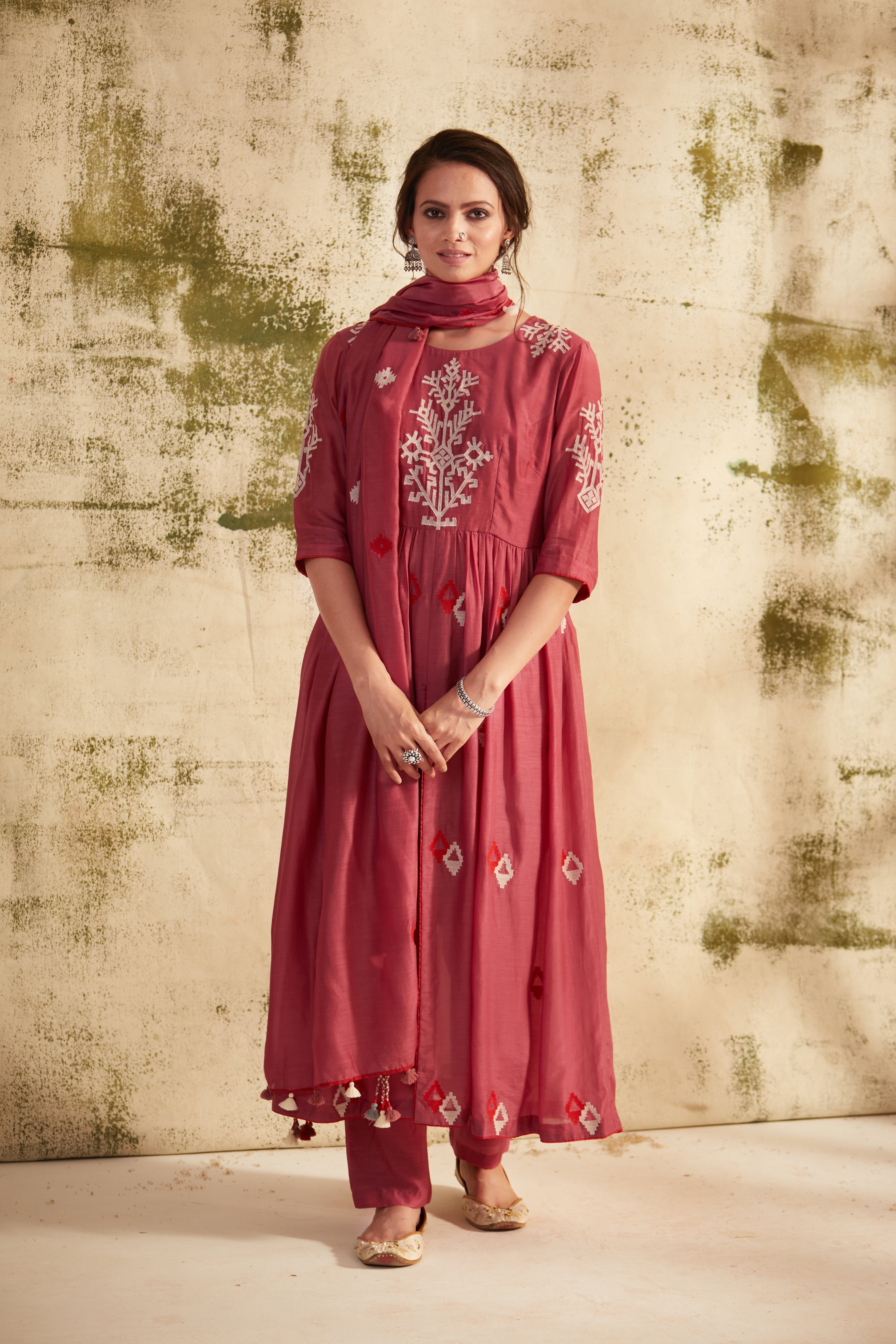 Onion Pink Front Slit Inaya Kurta Set