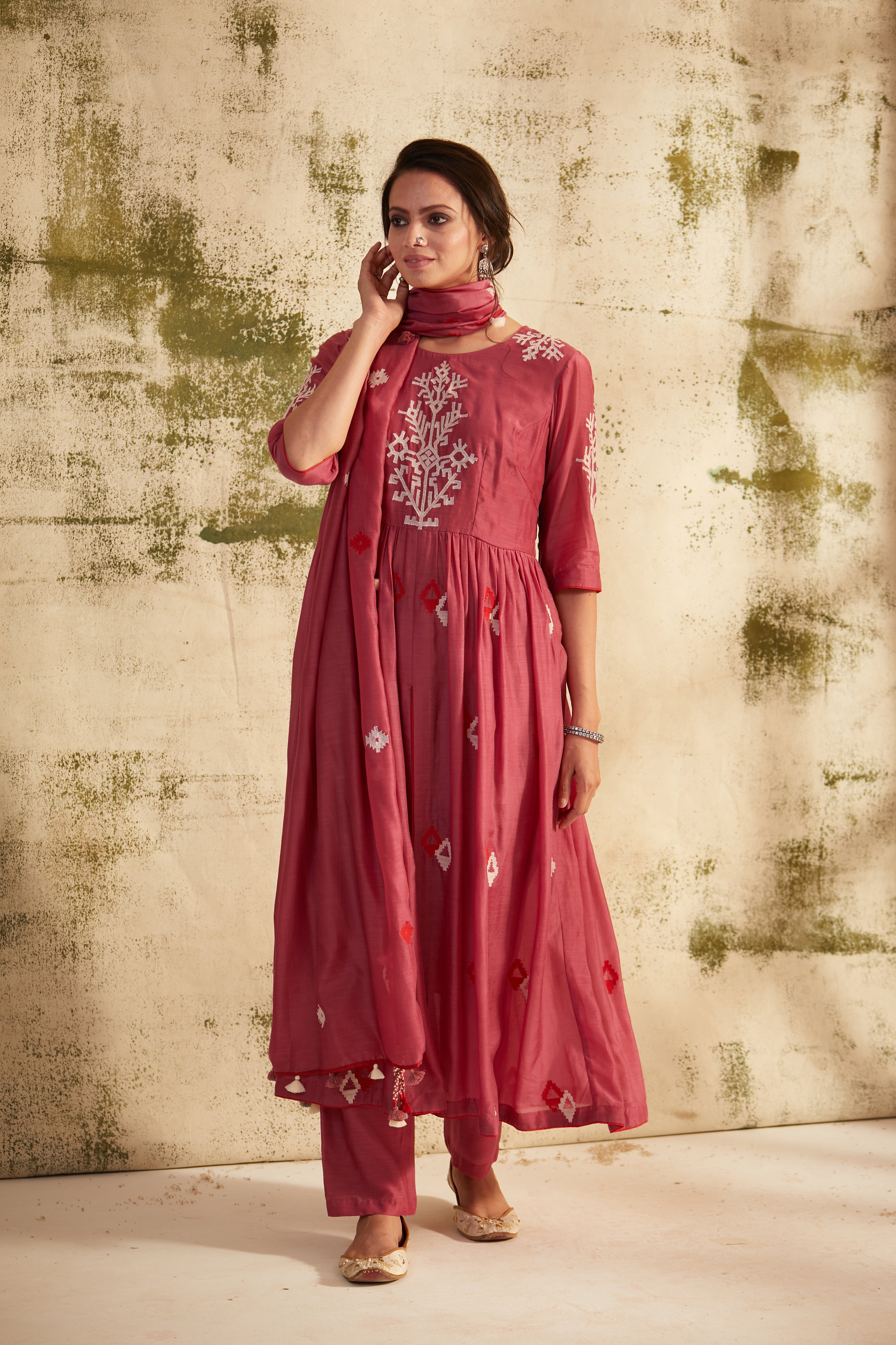 Onion Pink Front Slit Inaya Kurta Set