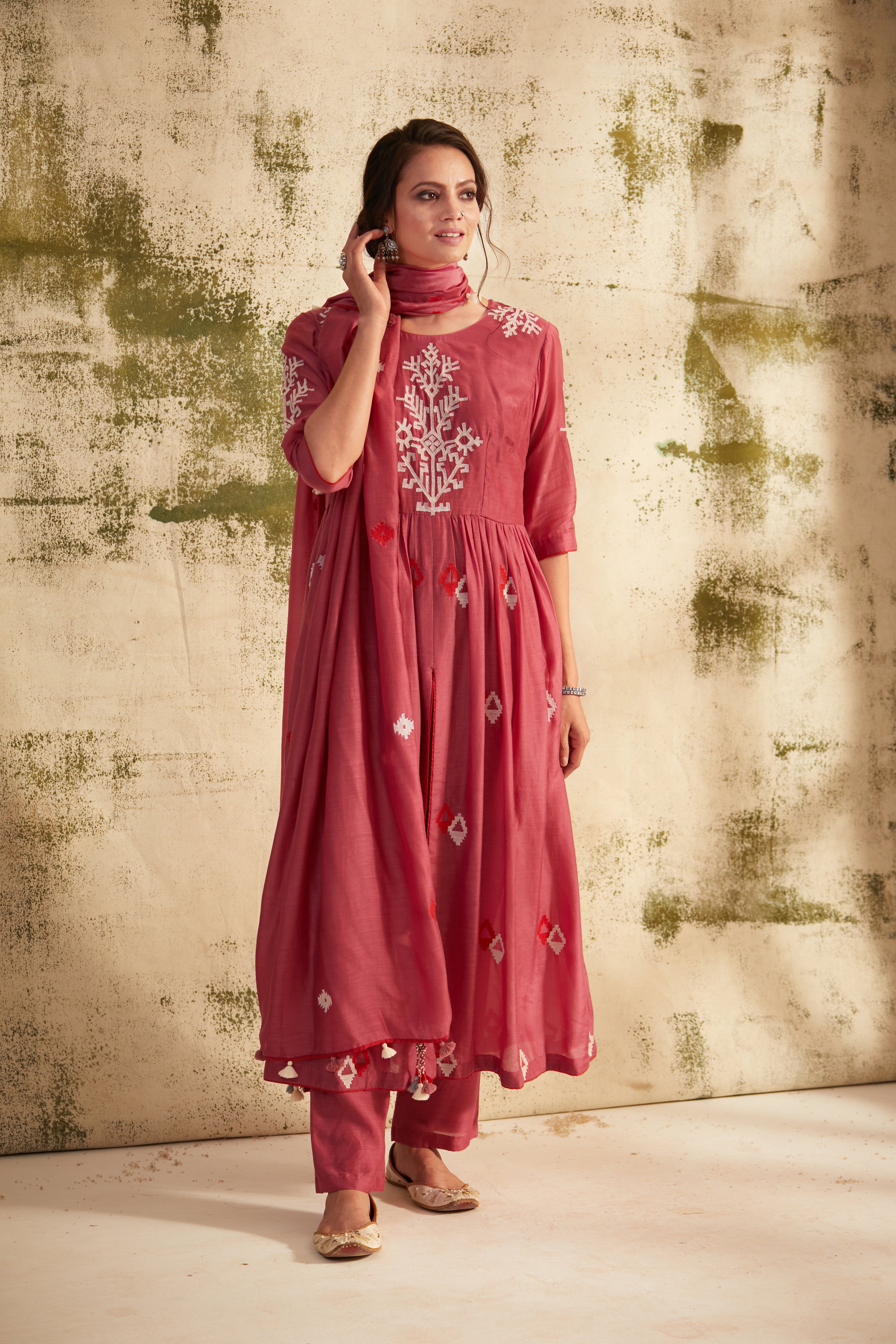 Onion Pink Front Slit Inaya Kurta Set