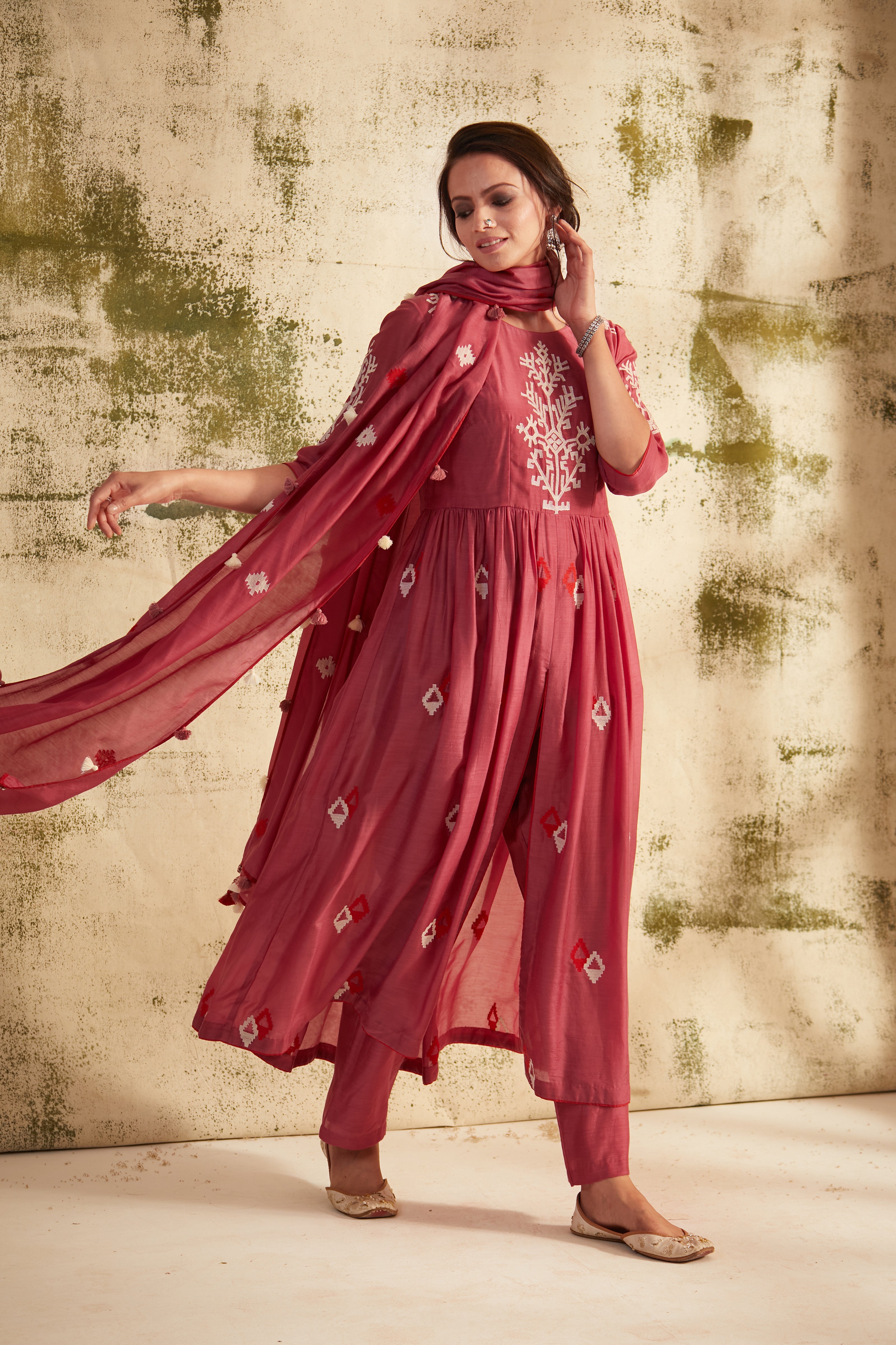 Onion Pink Front Slit Inaya Kurta Set