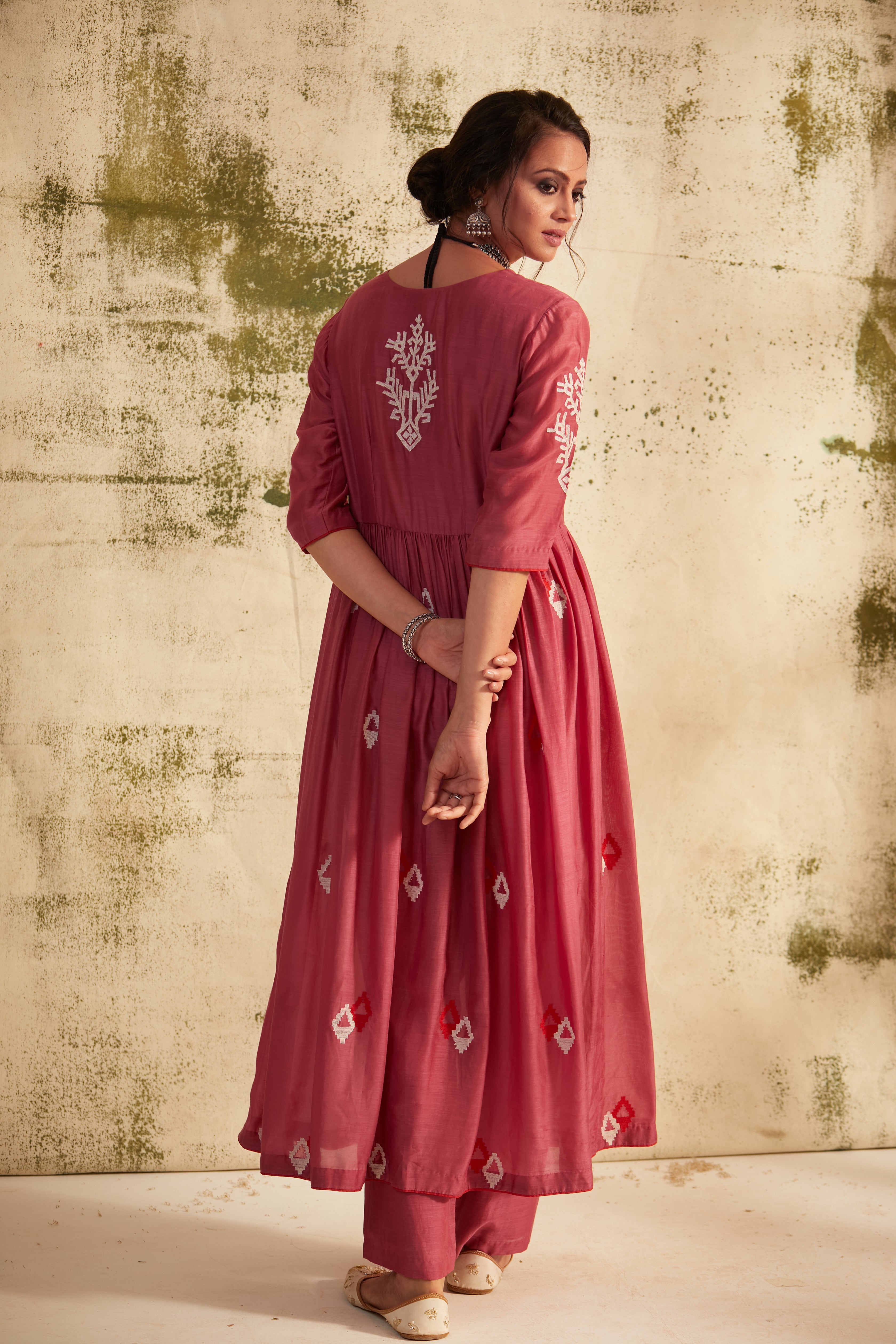 Onion Pink Front Slit Inaya Kurta Set