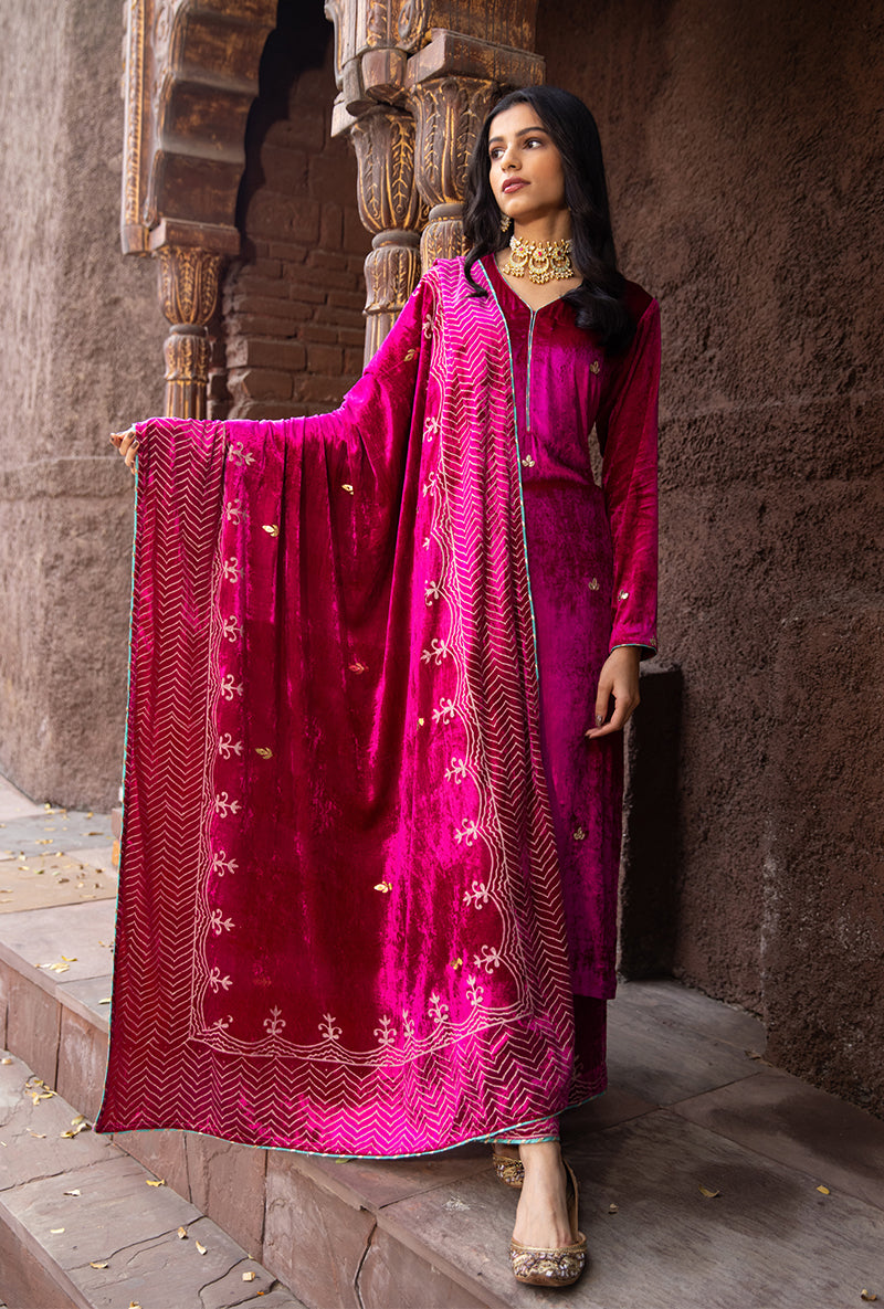 Rani Leaf Embroidery Ruhaani Kurta Set