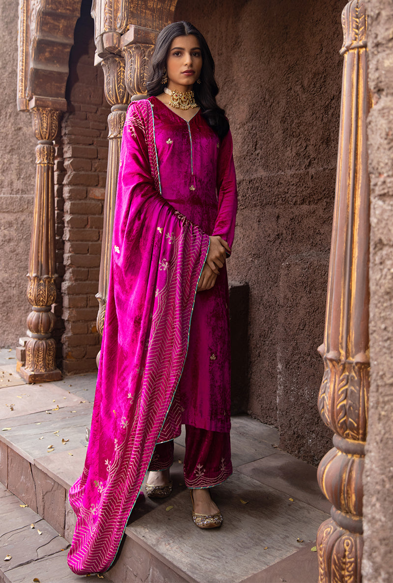 Rani Leaf Embroidery Ruhaani Kurta Set