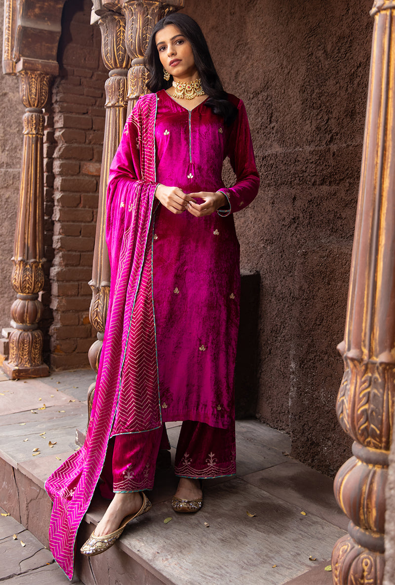 Rani Leaf Embroidery Ruhaani Kurta Set