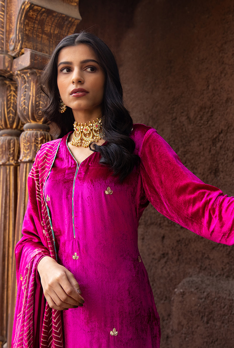 Rani Leaf Embroidery Ruhaani Kurta Set