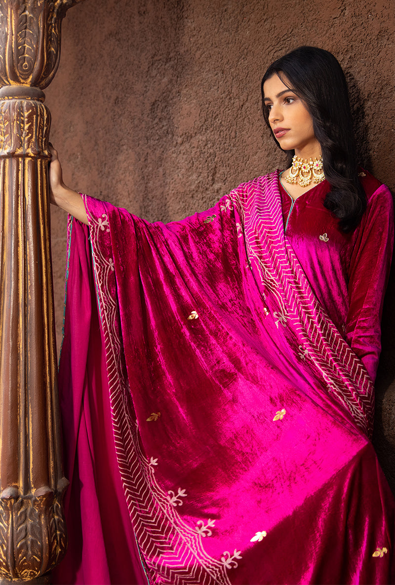 Rani Leaf Embroidery Ruhaani Kurta Set