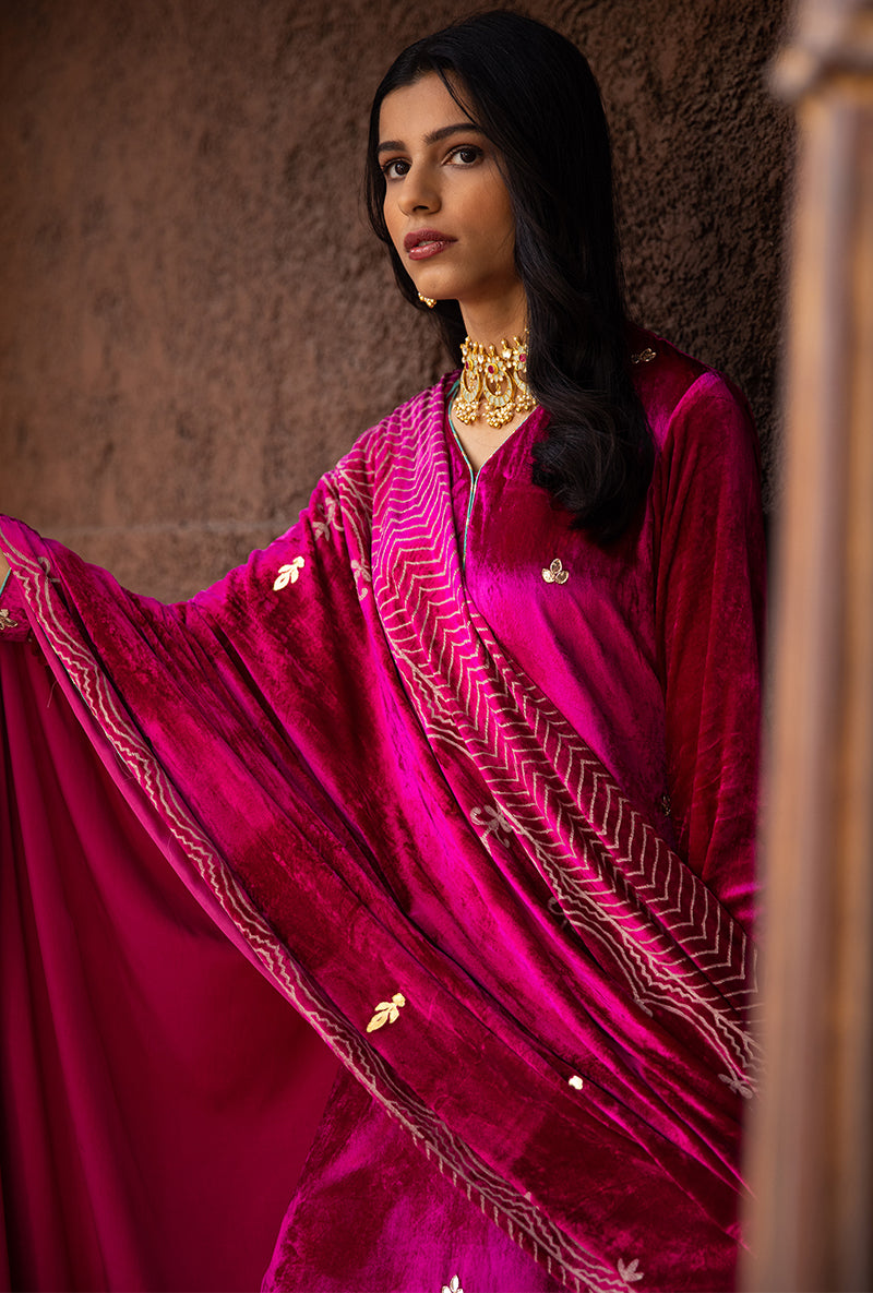 Rani Leaf Embroidery Ruhaani Kurta Set