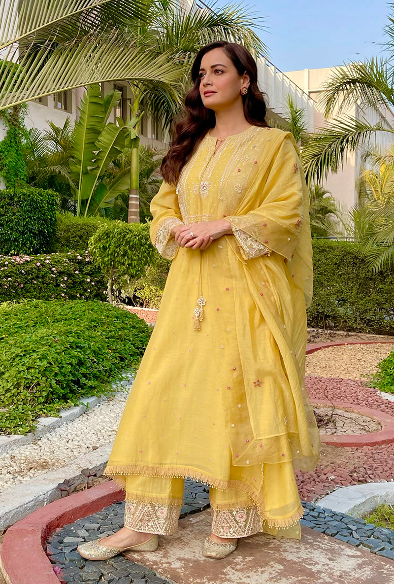 Dia Mirza In Yellow Thread Jaal Square Neck Aafreen Kurta Set