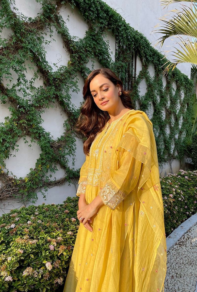 Dia Mirza In Yellow Thread Jaal Square Neck Aafreen Kurta Set