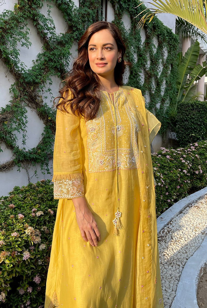 Dia Mirza In Yellow Thread Jaal Square Neck Aafreen Kurta Set