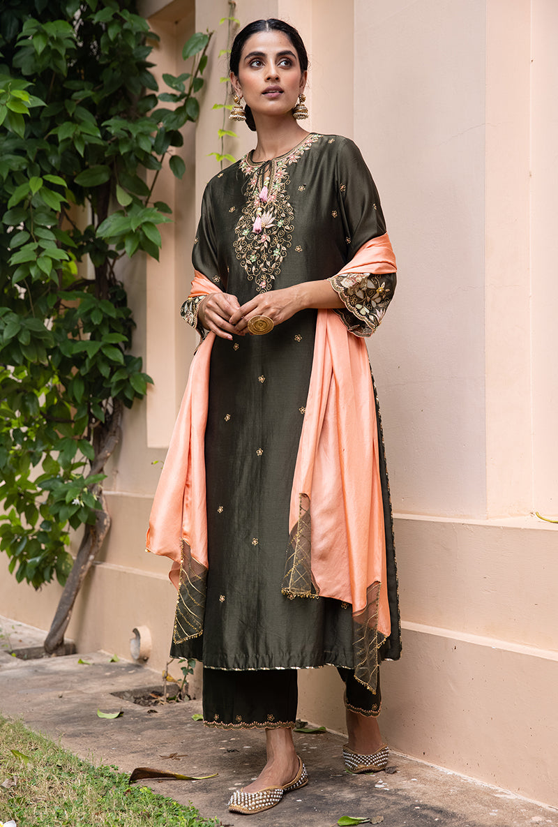 Olive Green Light Yoke Applique Baano Kurta Set