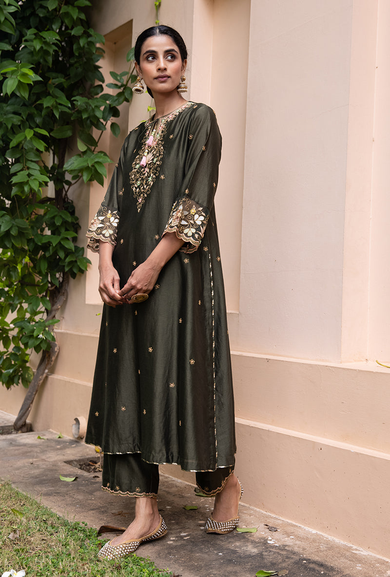Olive Green Light Yoke Applique Baano Kurta Set