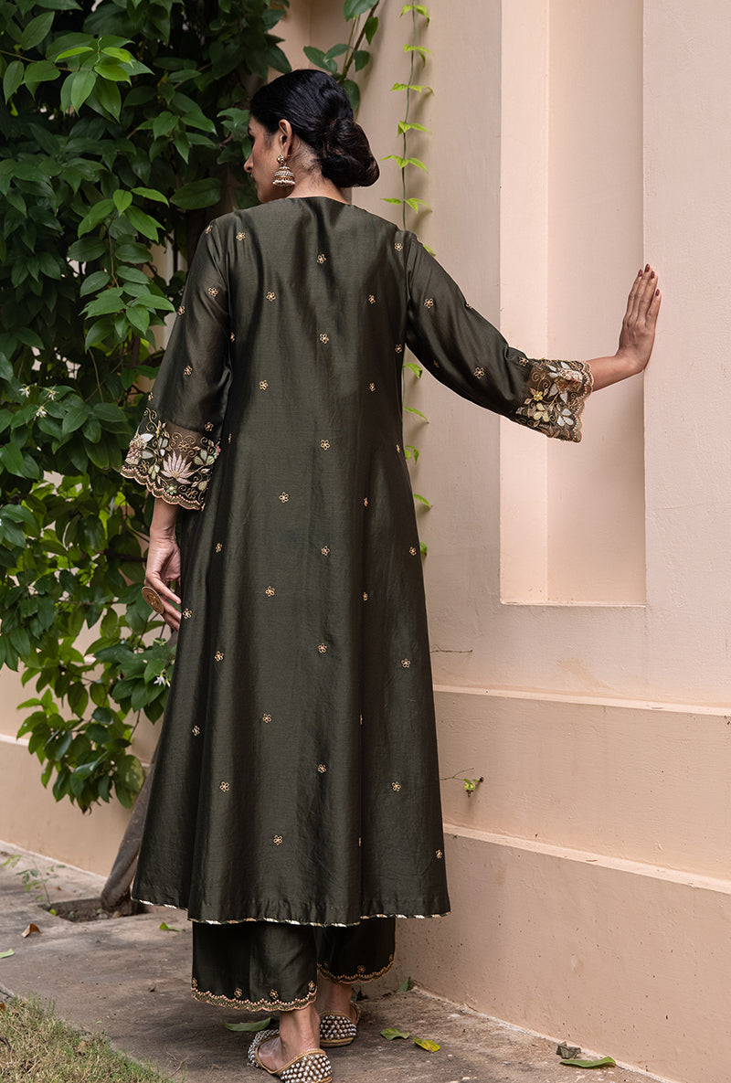 Olive Green Light Yoke Applique Baano Kurta Set