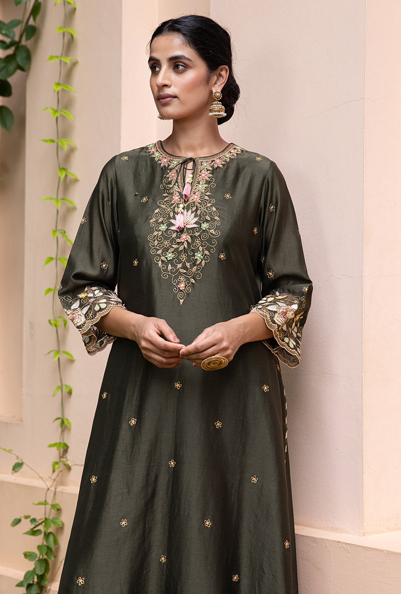 Olive Green Light Yoke Applique Baano Kurta Set