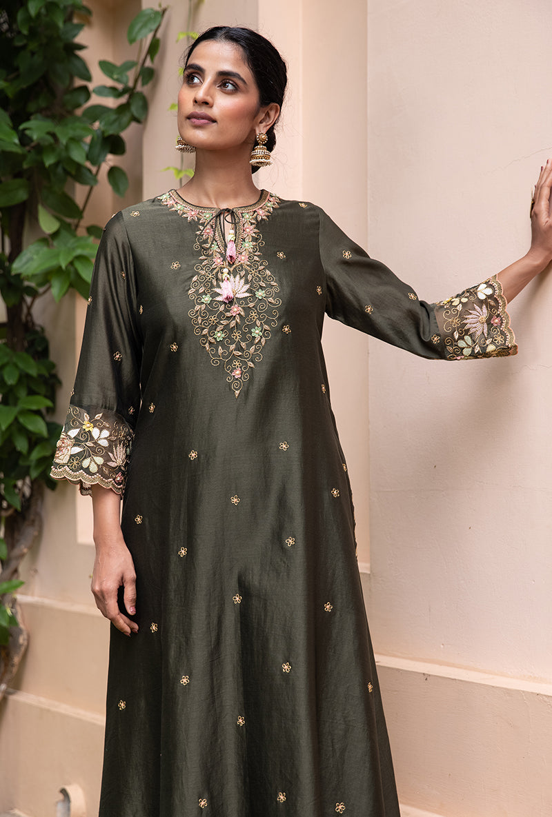 Olive Green Light Yoke Applique Baano Kurta Set