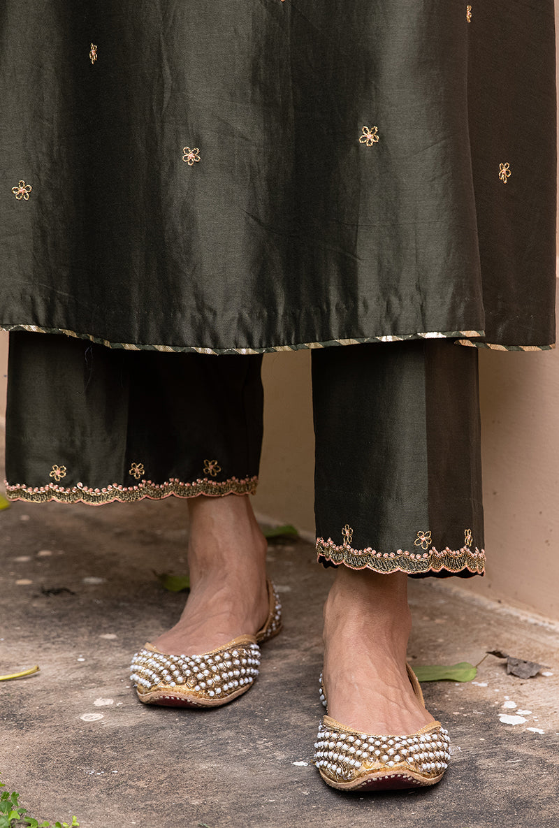 Olive Green Light Yoke Applique Baano Kurta Set