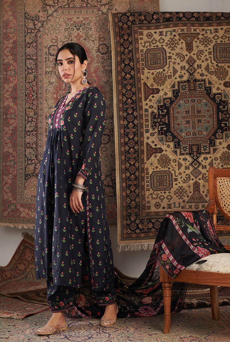 Black Gul Embroidered Aalam Kurta Set