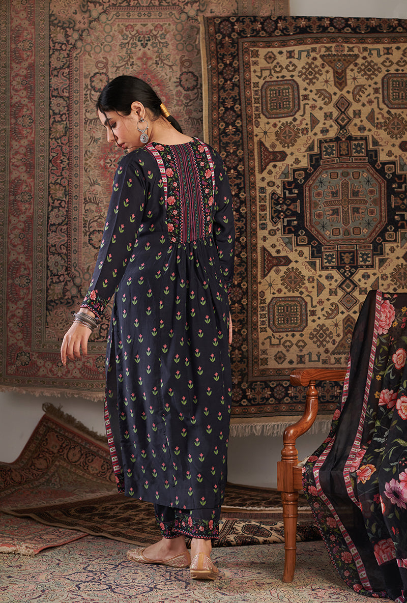 Black Gul Embroidered Aalam Kurta Set