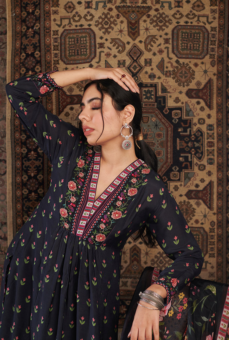 Black Gul Embroidered Aalam Kurta Set